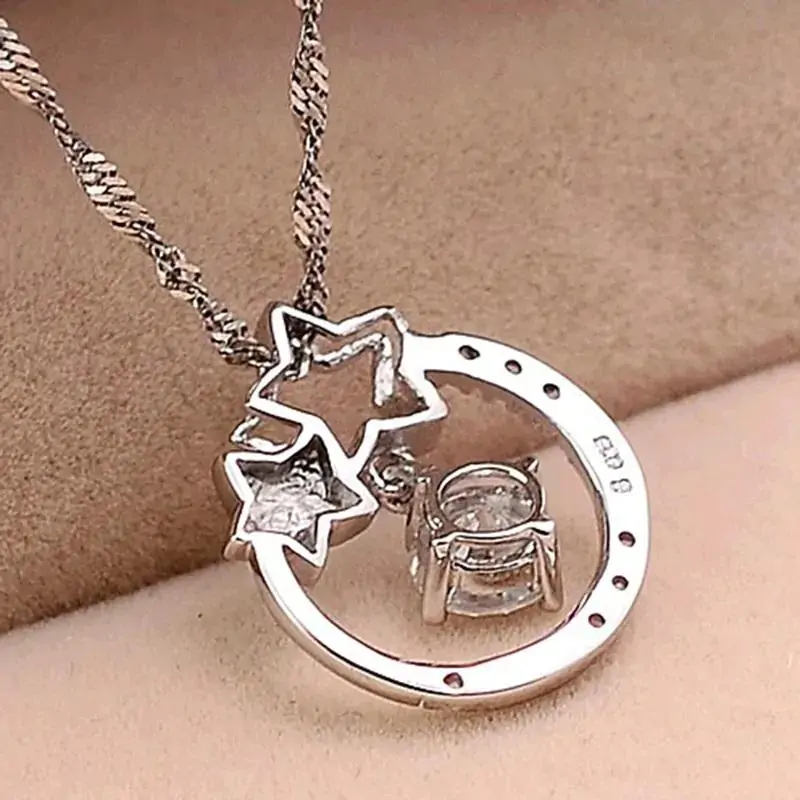 Silverfärgat halsband med kedja och vit strass - Bild 4